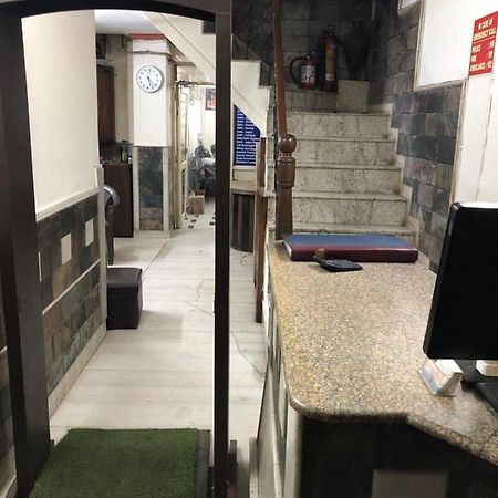 Hotel Yes Please Lodge New Delhi Exterior foto
